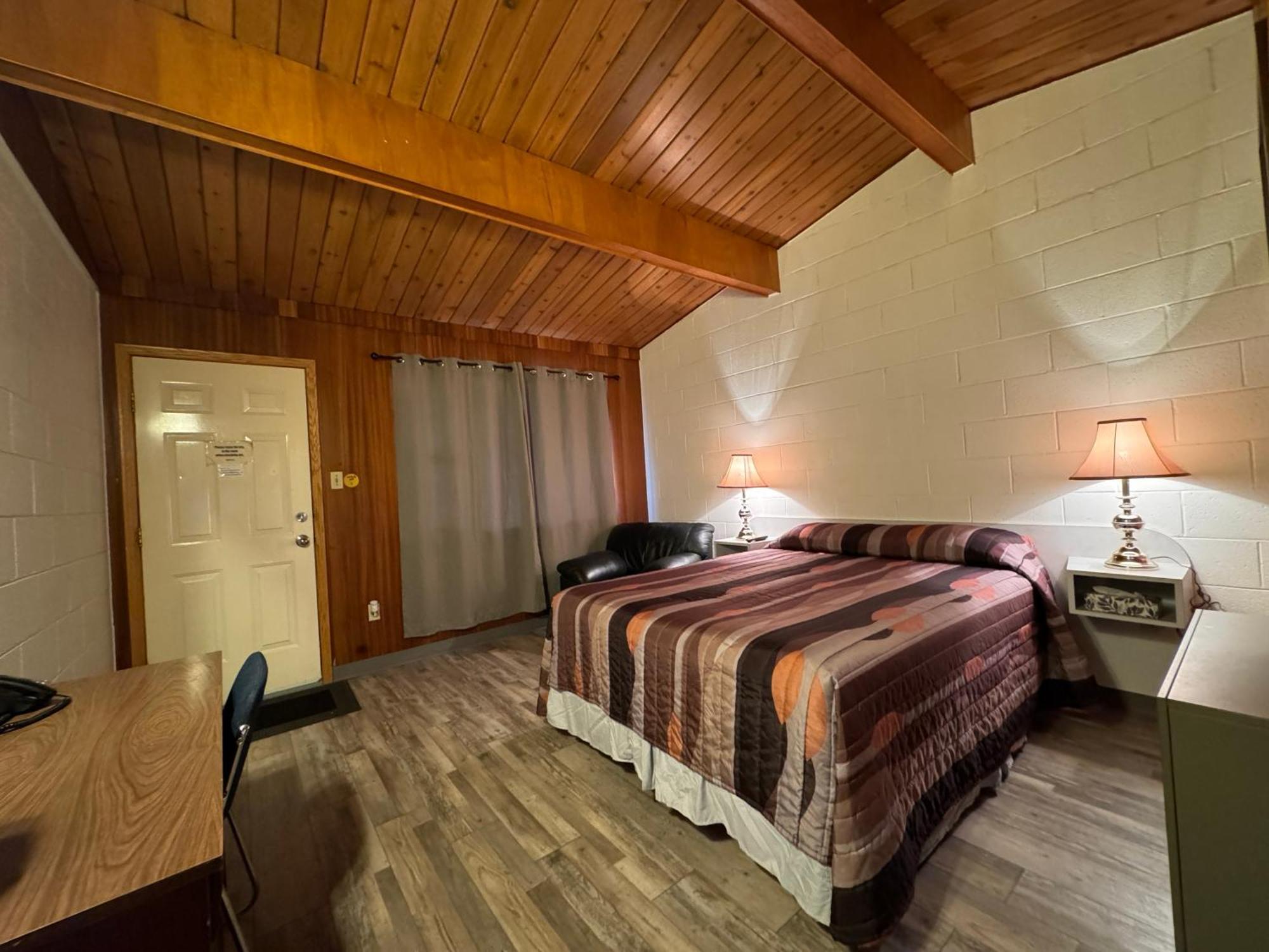 مدسين هات Ace Crown Motel المظهر الخارجي الصورة