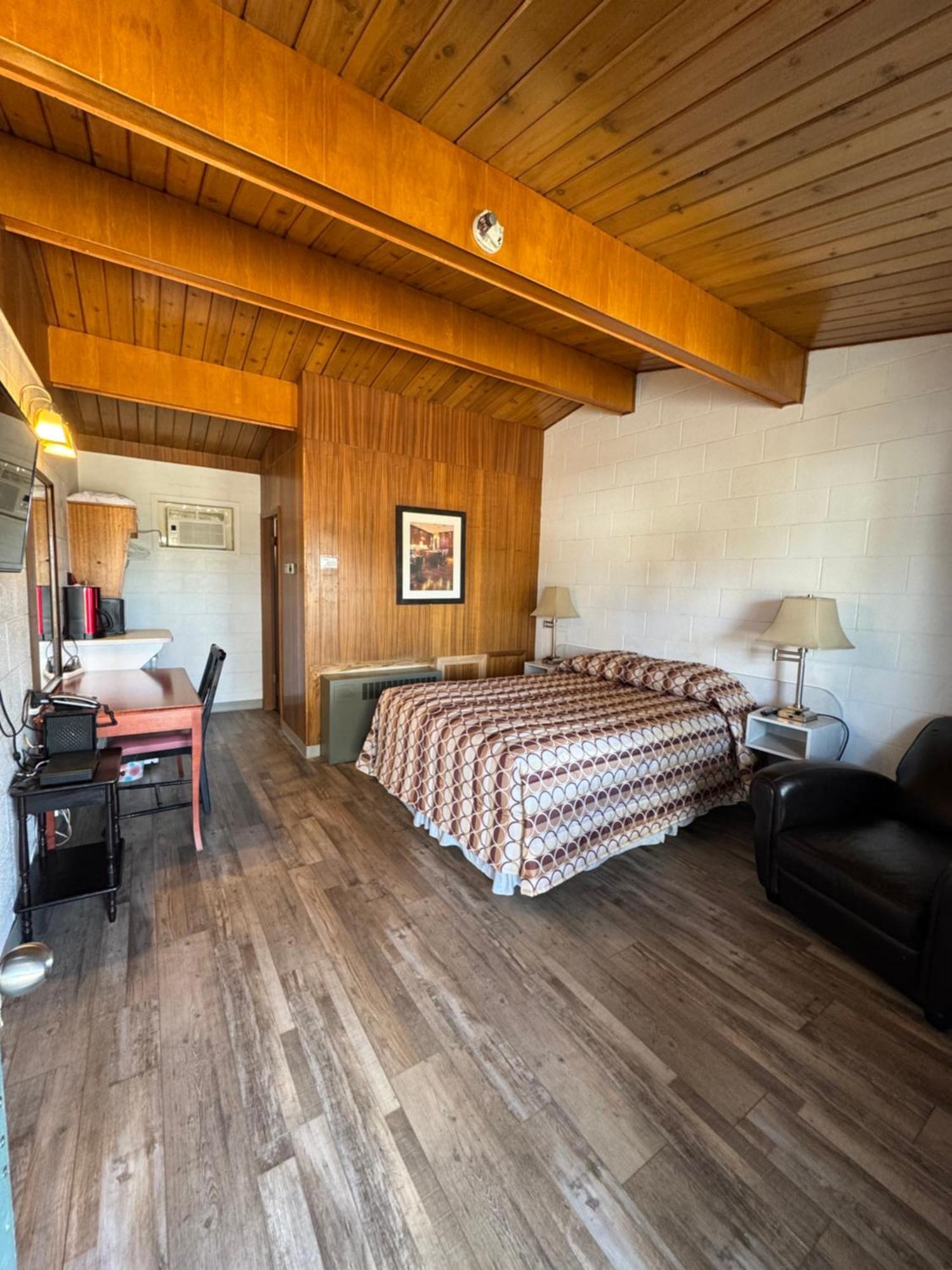 مدسين هات Ace Crown Motel المظهر الخارجي الصورة