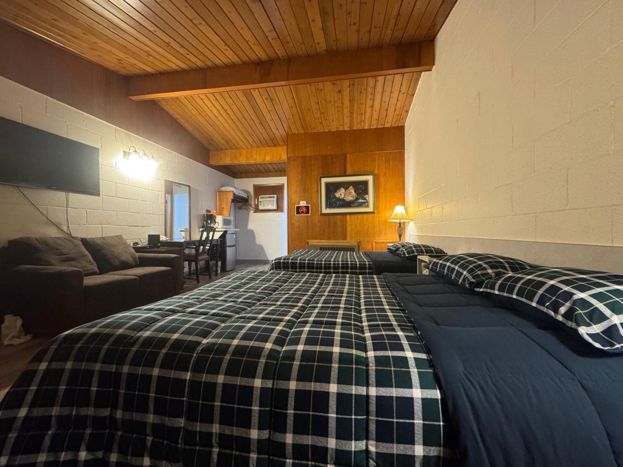مدسين هات Ace Crown Motel المظهر الخارجي الصورة