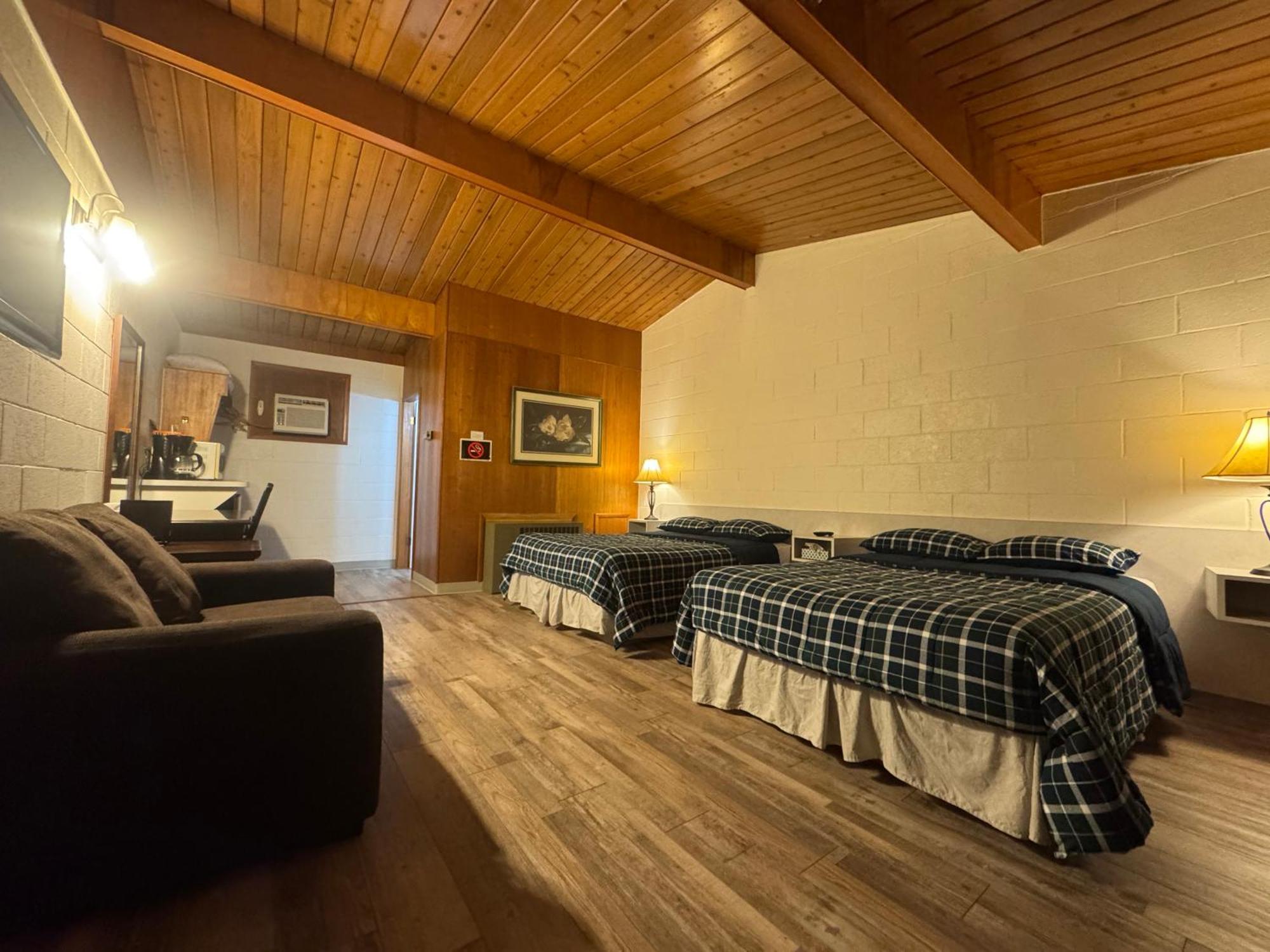 مدسين هات Ace Crown Motel المظهر الخارجي الصورة